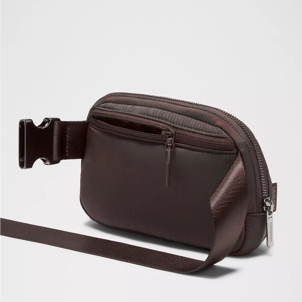 Lululemon Everywhere Belt Bag 1L Wunder Puff Iridescent- Heathered Espresso - Picture 8 of 9